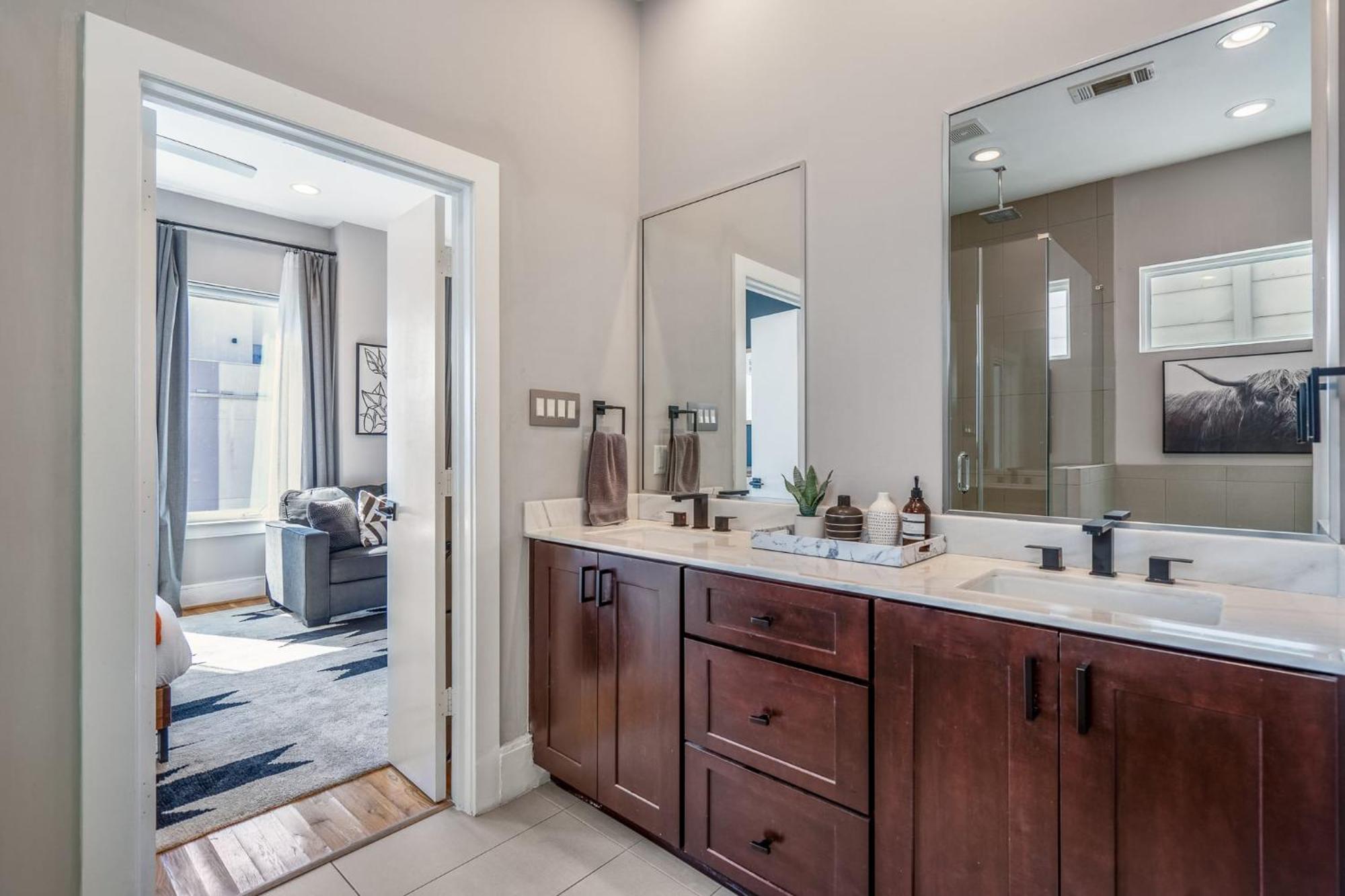 Luxury Downtown Getaway With Breathtaking Views Villa Houston Exterior foto