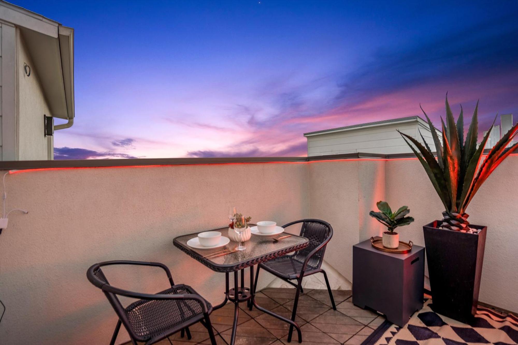 Luxury Downtown Getaway With Breathtaking Views Villa Houston Exterior foto