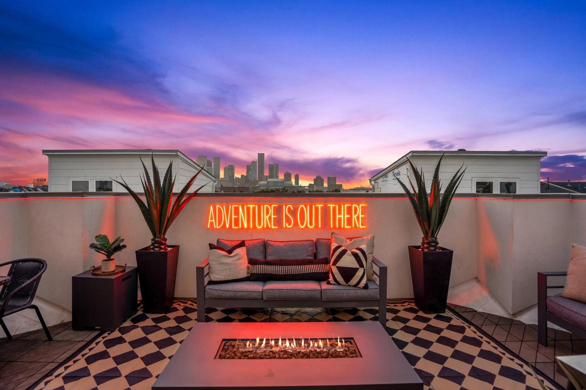 Luxury Downtown Getaway With Breathtaking Views Villa Houston Exterior foto