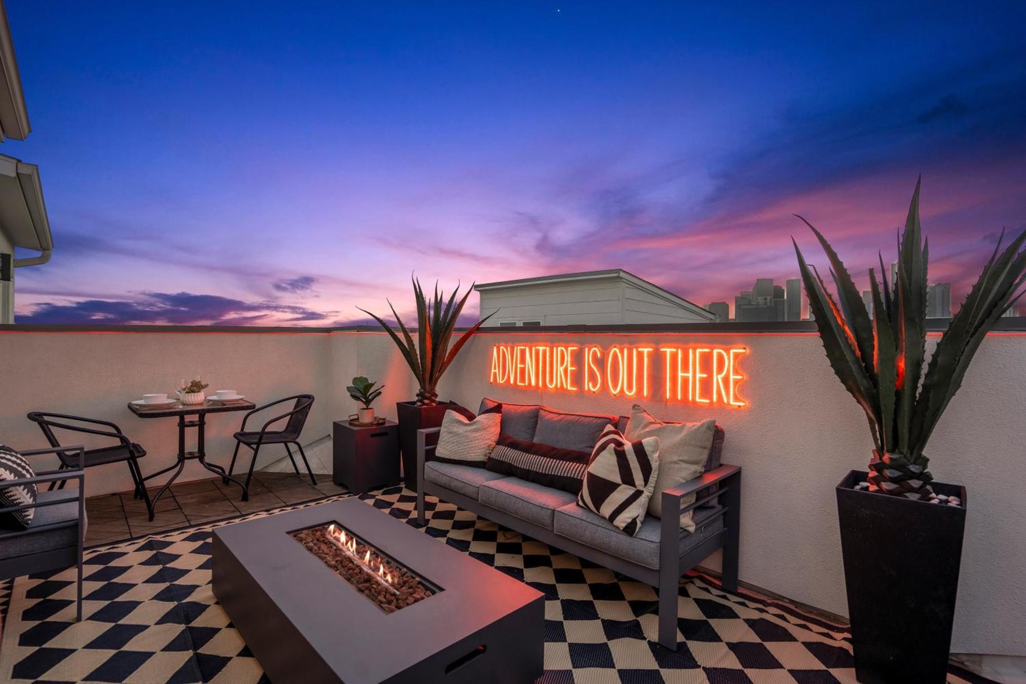 Luxury Downtown Getaway With Breathtaking Views Villa Houston Exterior foto